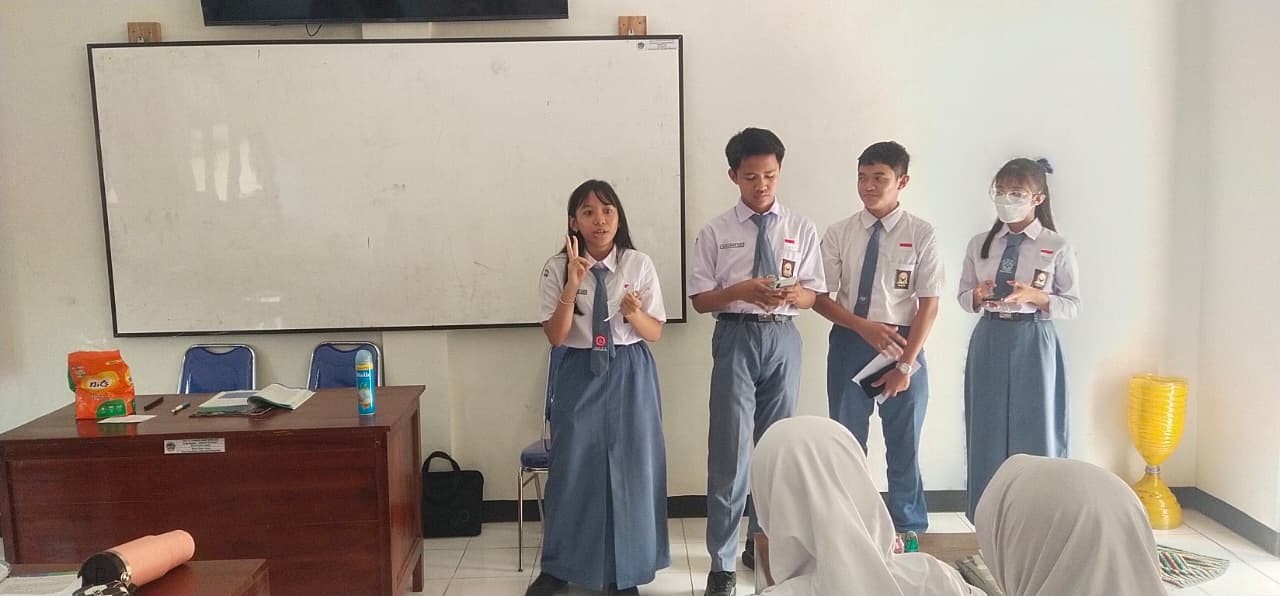 Dari ATM hingga QRIS, Murid SNT 2 Banyumas Belajar Memecahkan Masalah melalui STEM