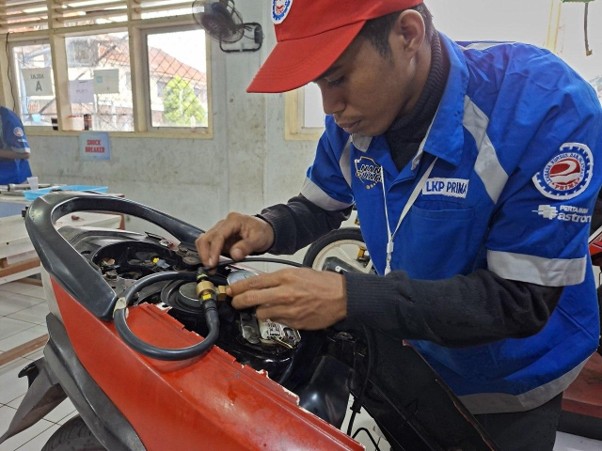 The Independent Smile from Rawagalih: How the PKW Program Changed Sulaeman's Life