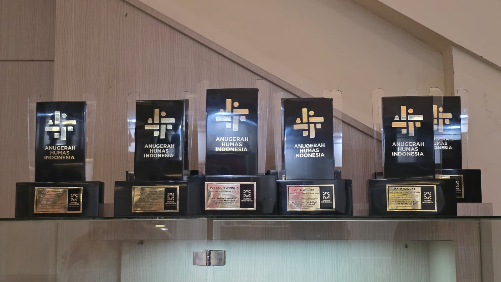 Untuk Pertama Kalinya Kemendikdasmen Raih Predikat Tertinggi Platinum Awards pada AHI 2026