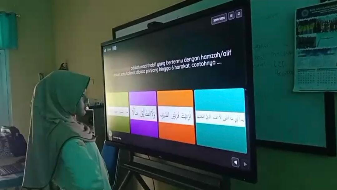 Bukan TV Biasa, IFP Buat Murid Lebih Antusias Belajar dan Mudah Memahami Materi